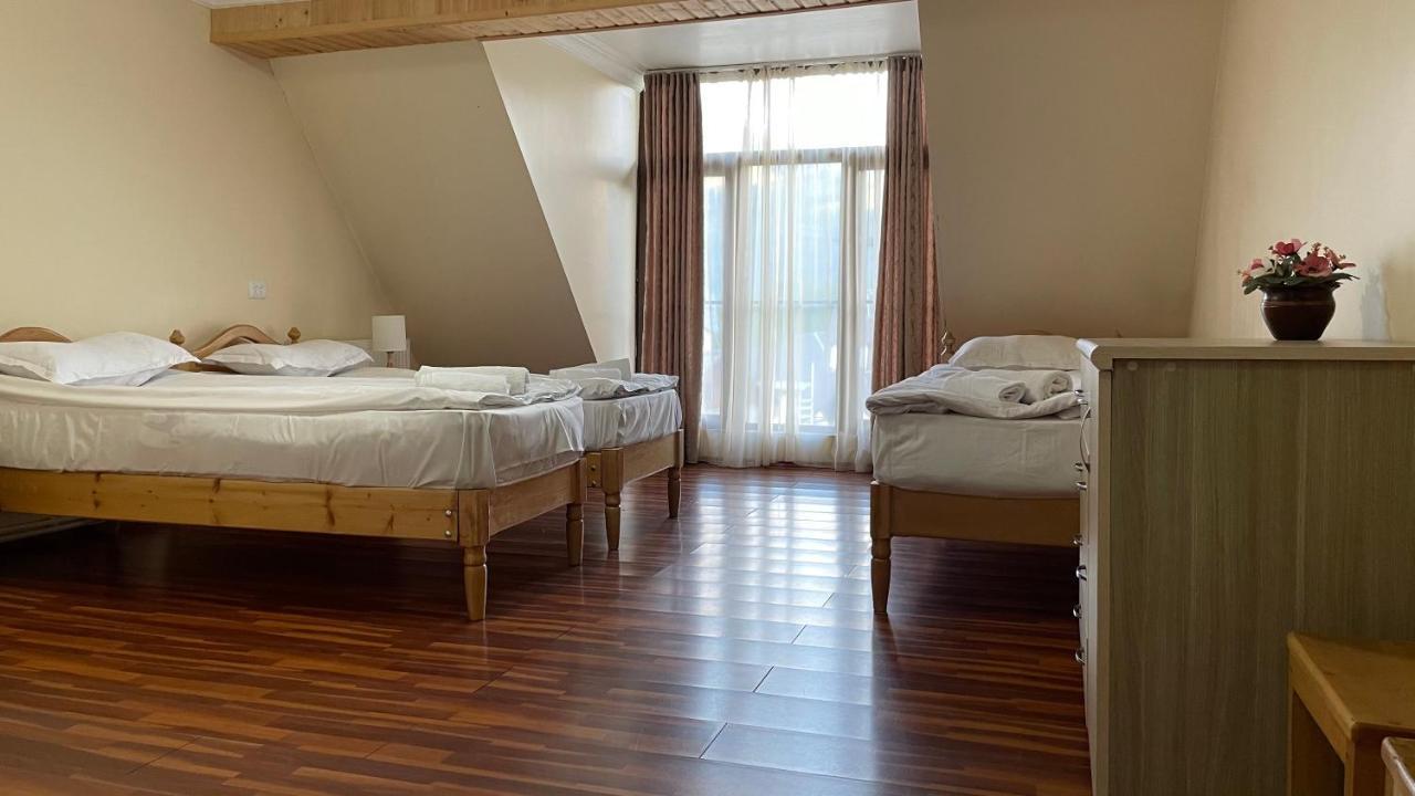Mestiatour Guest House Bagian luar foto