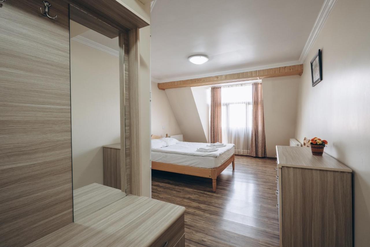Mestiatour Guest House Bagian luar foto