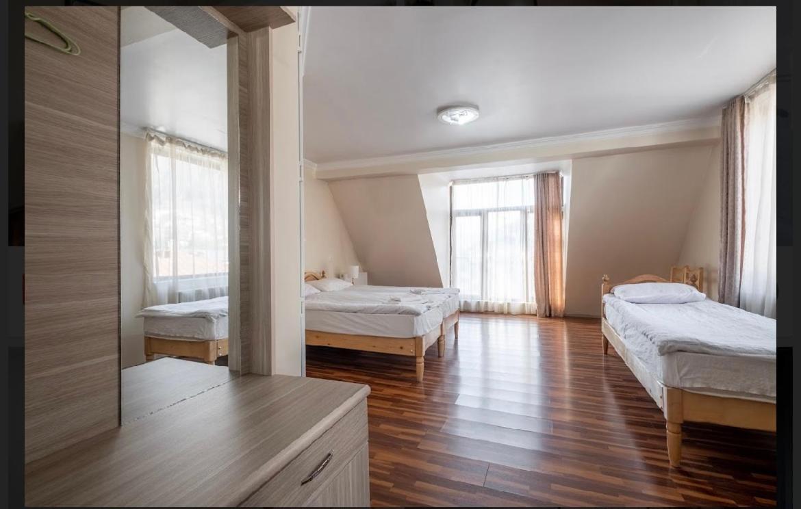 Mestiatour Guest House Bagian luar foto