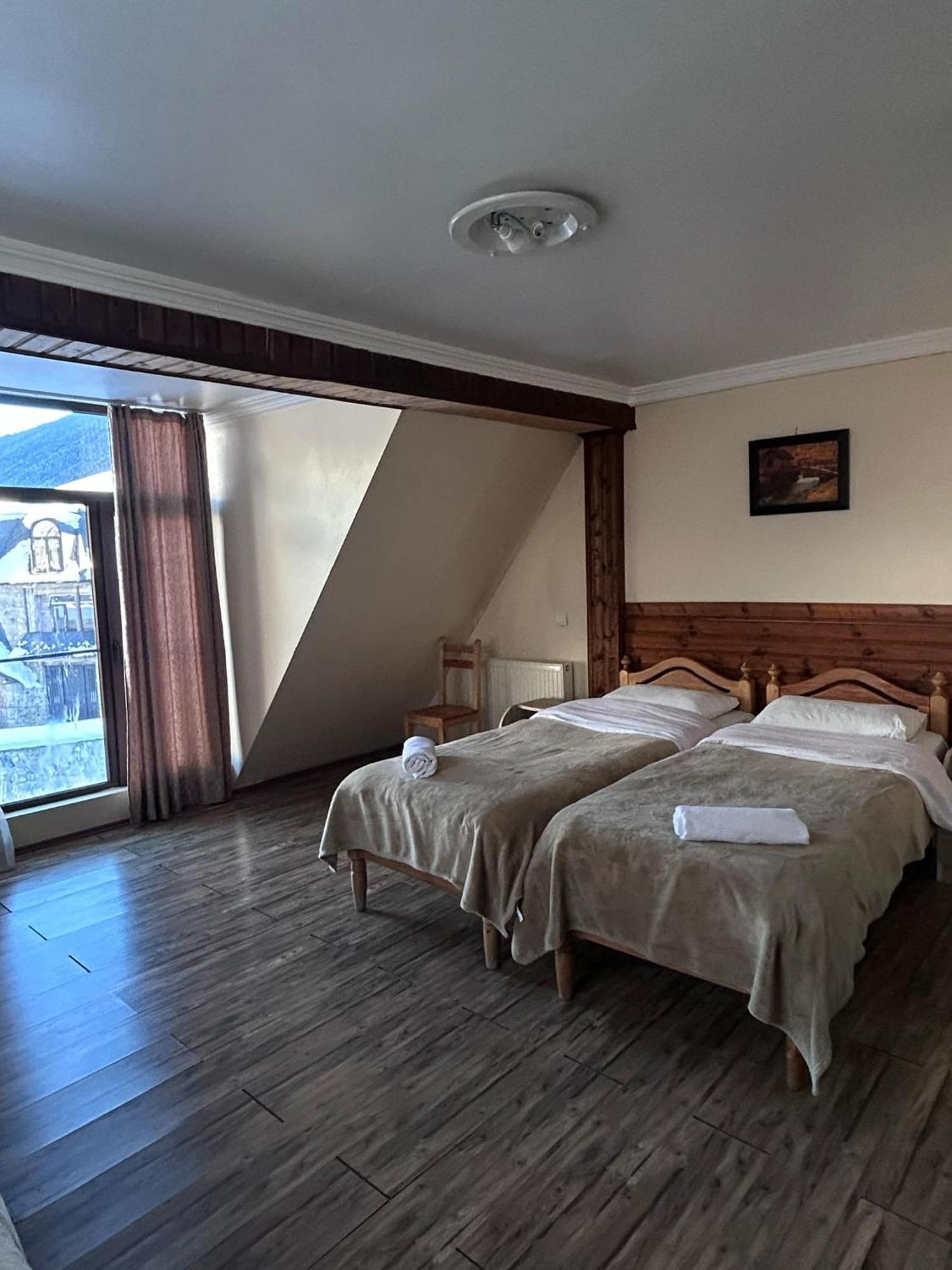 Mestiatour Guest House Bagian luar foto