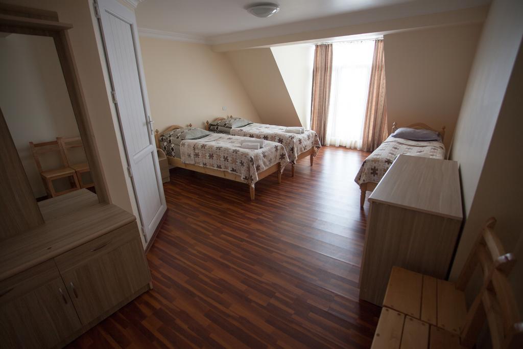Mestiatour Guest House Bagian luar foto