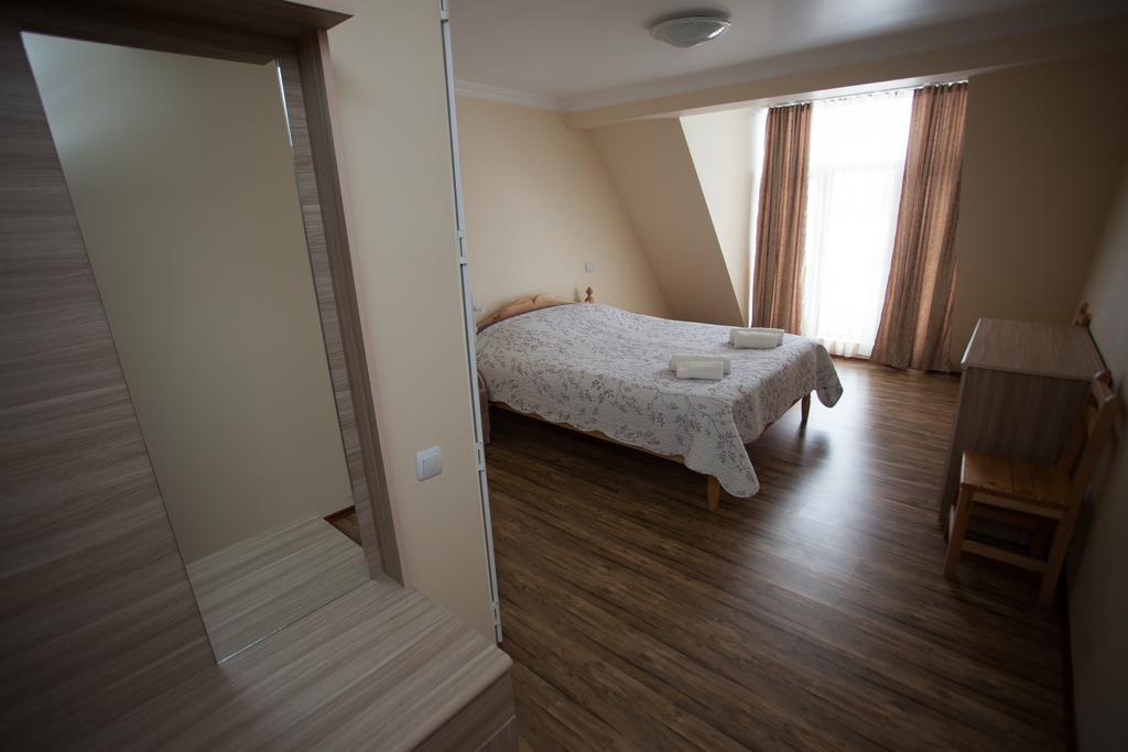 Mestiatour Guest House Bagian luar foto