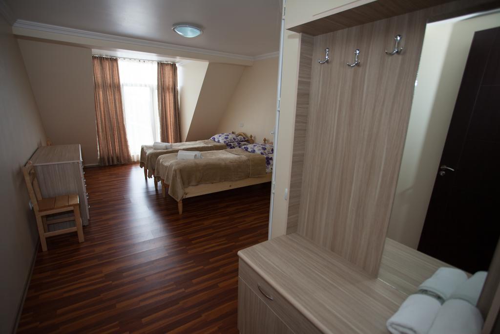 Mestiatour Guest House Ruang foto