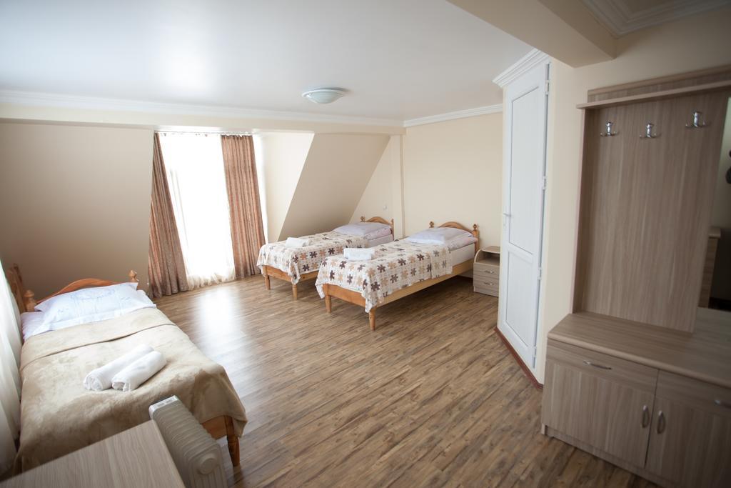Mestiatour Guest House Bagian luar foto
