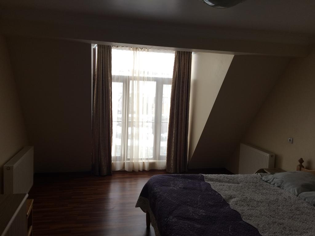 Mestiatour Guest House Bagian luar foto