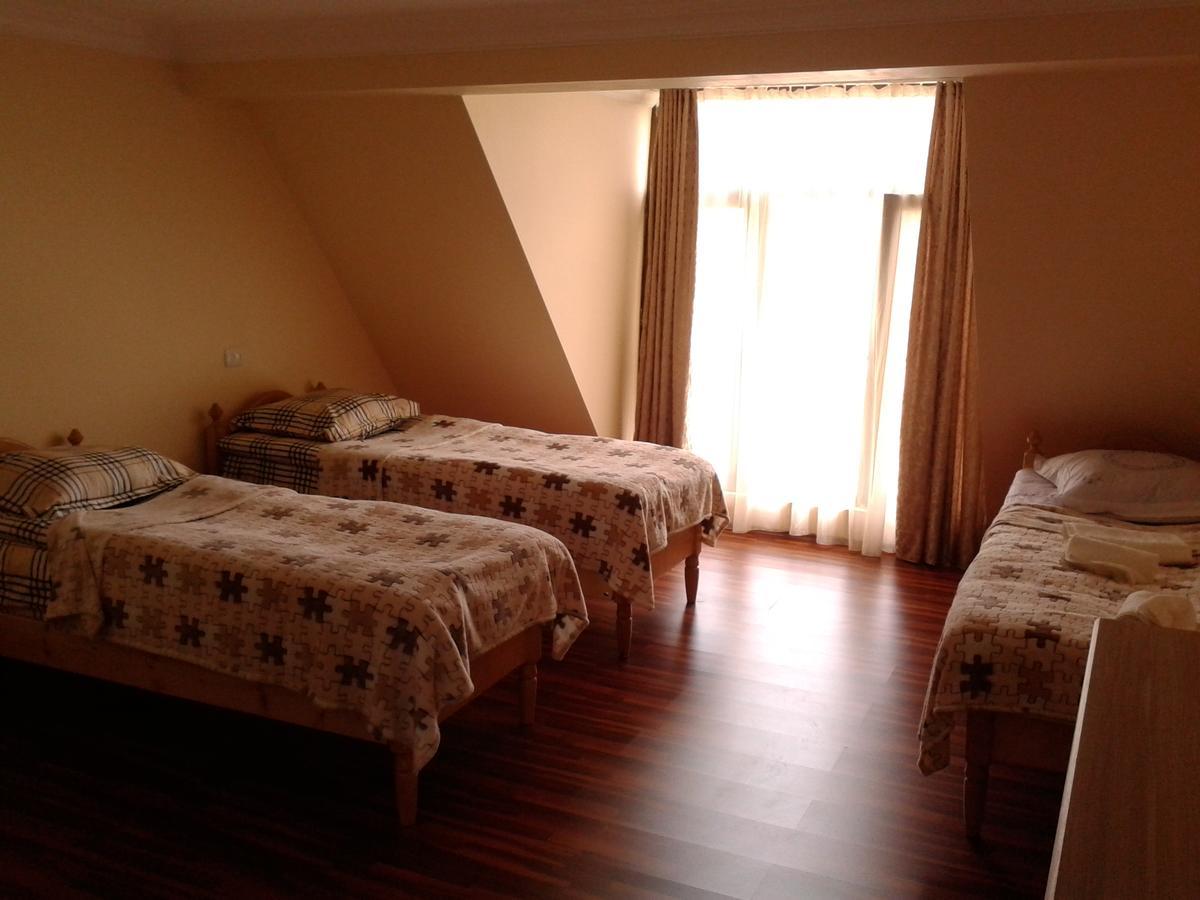 Mestiatour Guest House Bagian luar foto