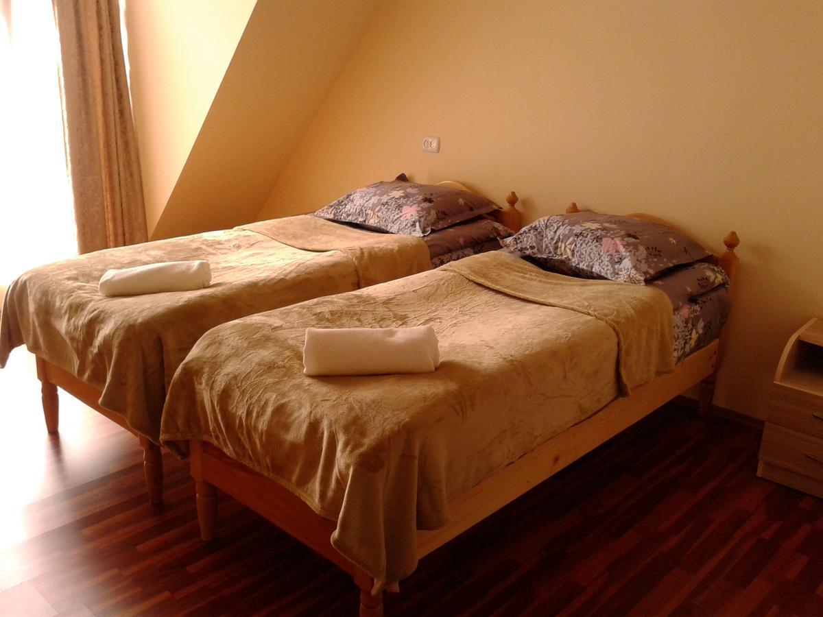 Mestiatour Guest House Bagian luar foto